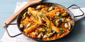 La Paella: origini, varianti e ricetta tradizionale