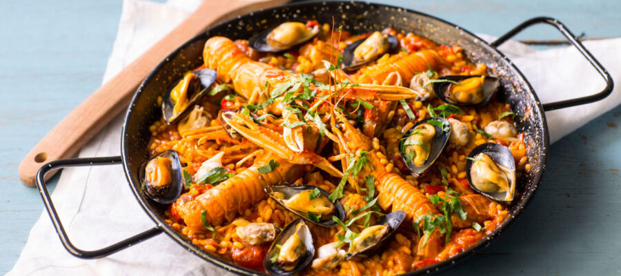 La Paella: origini, varianti e ricetta tradizionale